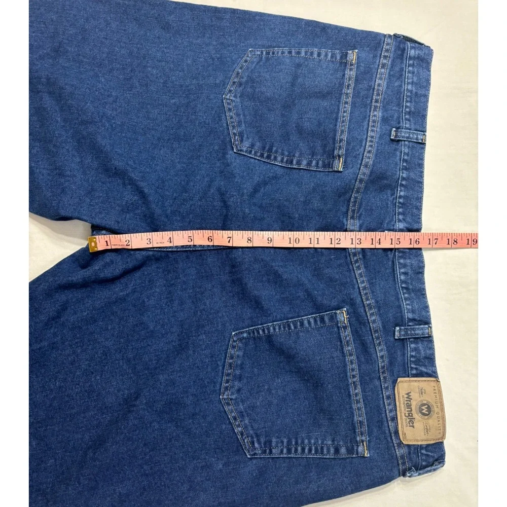 Wrangler Authentic Jeans Mens 46x30 Regular Fit Blue Denim Straight Leg 85900DW